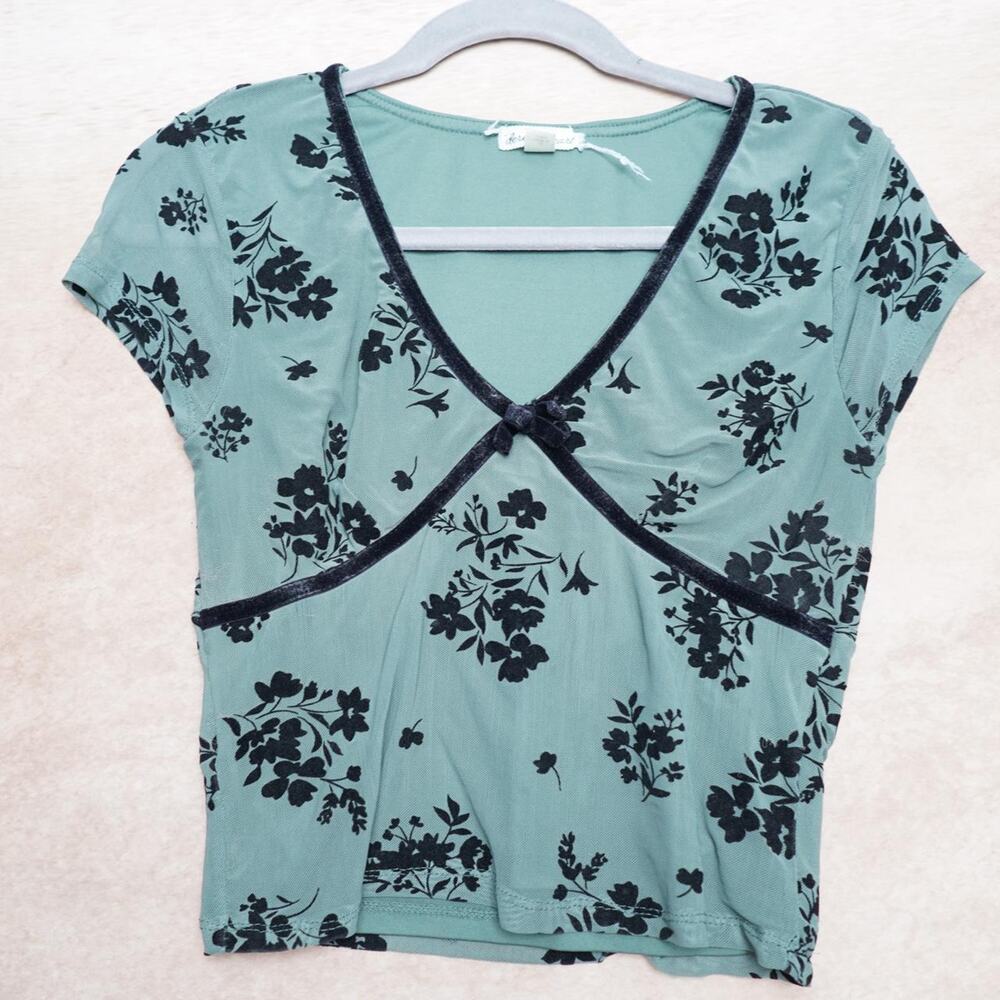 Derek Heart Mesh Floral Velvet Trim Top M